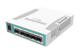Switch smart de secretária da MikroTik com 5 portas SFP de 1.25 Gbps e uma porta Combo (GbE/SFP). O CRS106 corre RouterOS com licença de Nível 5. - CRS106-1C-5S