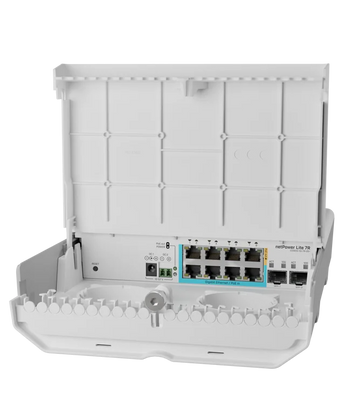 O switch outdoor MikroTik netPower Lite 7R com 7 portas Reverse PoE e 2 uplinks 10G SFP+ - CSS610-1GI-7R-2S+OUT