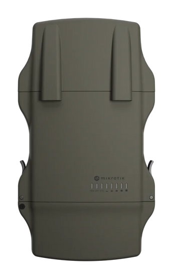 O rádio outdoor mais robusto da MikroTik, agora com Wi-Fi 6. O NetMetal ax tem uma caixa de metal IP66, porta 2.5G SFP, slot miniPCIe e conectores RP-SMA. - L23UGSR-5HAXD2HAXD-NM