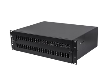 Lanberg FOP1-48SD-LQB: painel de fibra óptica extraível 19″ 3U, 48 posições SC duplex/LC quad, 4 tabuleiros de emenda e suportes ajustáveis.