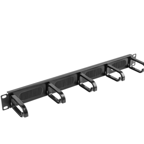 Painel de gestão de cabos de 1U para bastidores de 19". O AK-1203-B da Lanberg combina 5 anéis de metal e uma passagem com escova para uma organização perfeita. - AK-1203-B