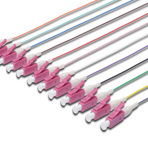 Conjunto de 12 pigtails de fibra ótica Digitus (DK-25332-02-4). Conector LC, multimode (OM4 50/125µ), 2 metros, "loose buffer" (0.9mm) e codificados por cor (IEC 304). - DK-25332-02-4