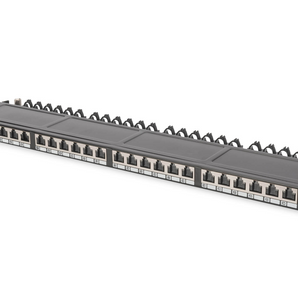 Patch panel Digitus com 24 portas CAT 6A blindadas e design de 0.5U, é ideal para redes 10GBase-T de alta densidade. Inclui tampas de proteção. - DN-91624S-SL-EA