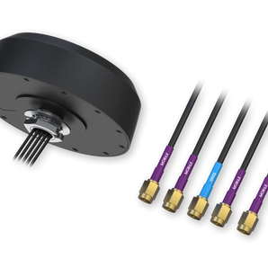 Antena de teto 5-em-1 da Teltonika para 5G/LTE e GPS. Com 4x4 MIMO, GPS ativo e proteção IP69K, é ideal para veículos e instalações exteriores exigentes. - PR1KCI49